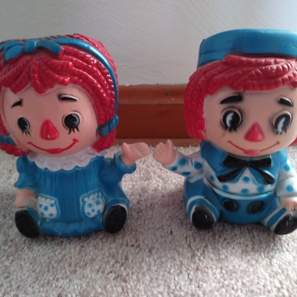 Vintage raggedy Ann and Andy planters